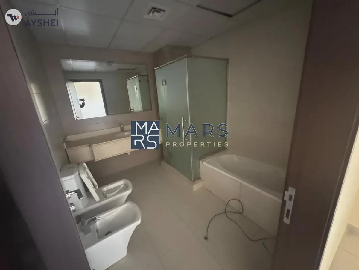 Luxurious 4bedrooms Vvilla is available for rent in barashii sharjah-14-14