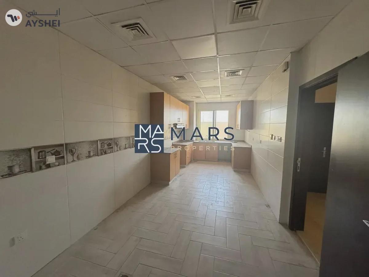 Luxurious 4bedrooms Vvilla is available for rent in barashii sharjah-23-23