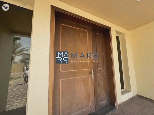 Luxurious 4bedrooms Vvilla is available for rent in barashii sharjah