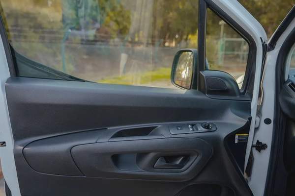 Peugeot Partner | Delivery Van | GCC Specs | Ref#P13293