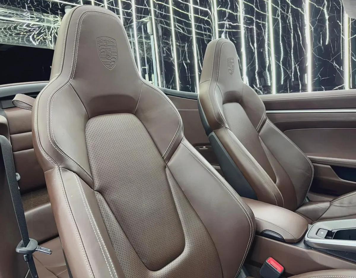Porsche 911 Carrera S 2020 GCC specs for 499,000.00 AED-15-15