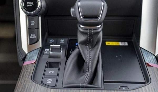 Toyota Land Cruiser TOYOTA LAND CRUISER VXR 3.5L PETROL
