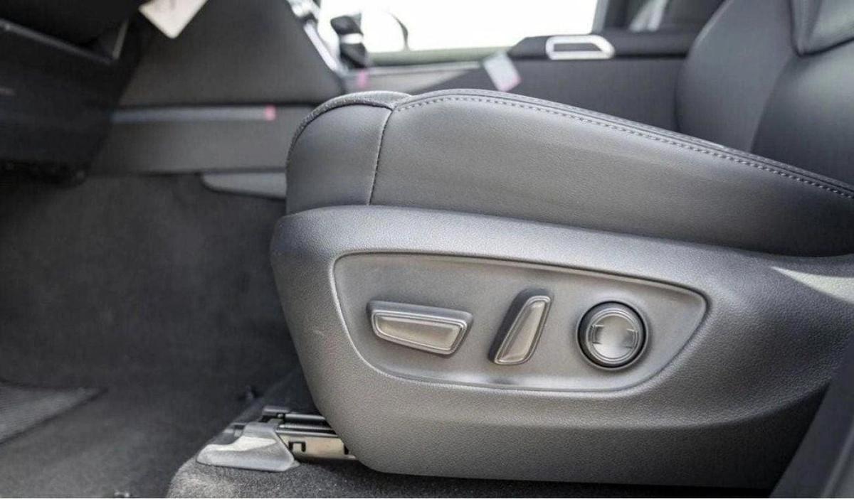 Toyota Land Cruiser TOYOTA LAND CRUISER VXR 3.5L PETROL-12-12