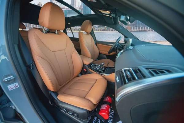 4,000 P.M | 0% Down-Payment | BMW Warranty+Service | Mega Sale Unique Color