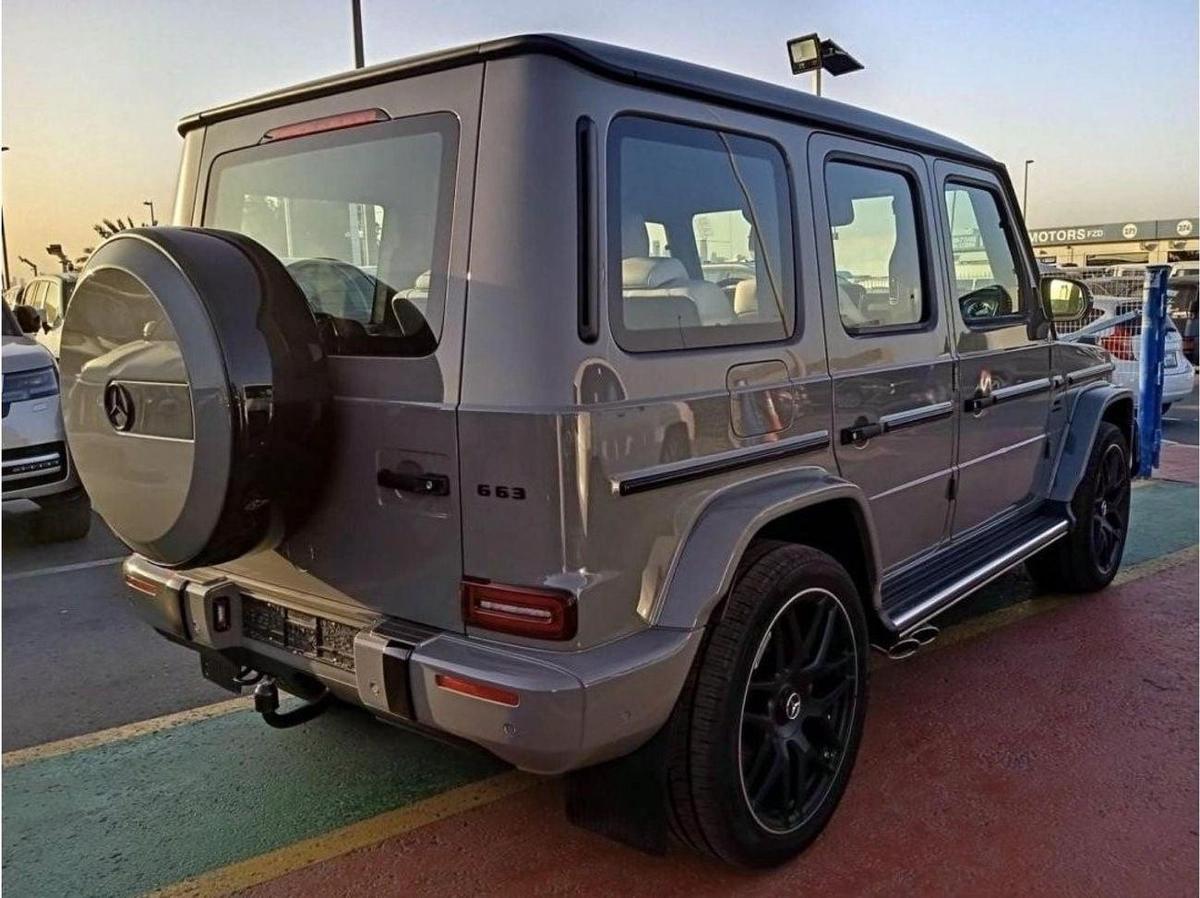 Mercedes-Benz G 63 AMG MERCEDES G 63- GREY INSIDE WHITE-4-4