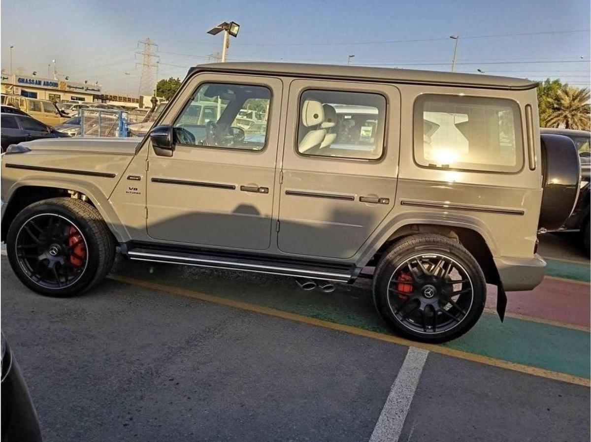 Mercedes-Benz G 63 AMG MERCEDES G 63- GREY INSIDE WHITE-6-6