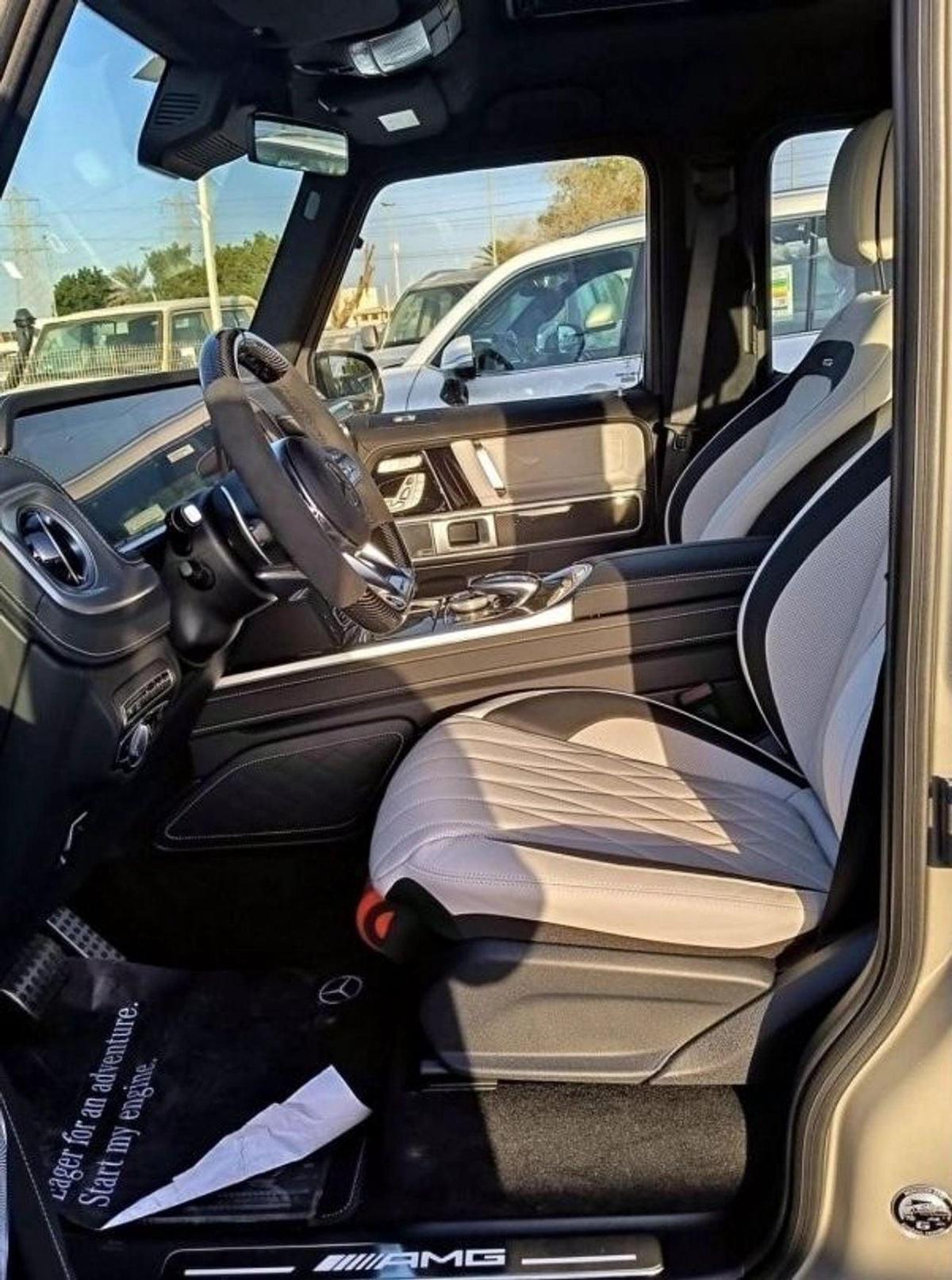 Mercedes-Benz G 63 AMG MERCEDES G 63- GREY INSIDE WHITE-7-7