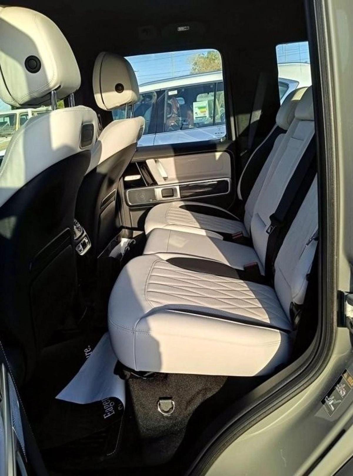 Mercedes-Benz G 63 AMG MERCEDES G 63- GREY INSIDE WHITE-9-9