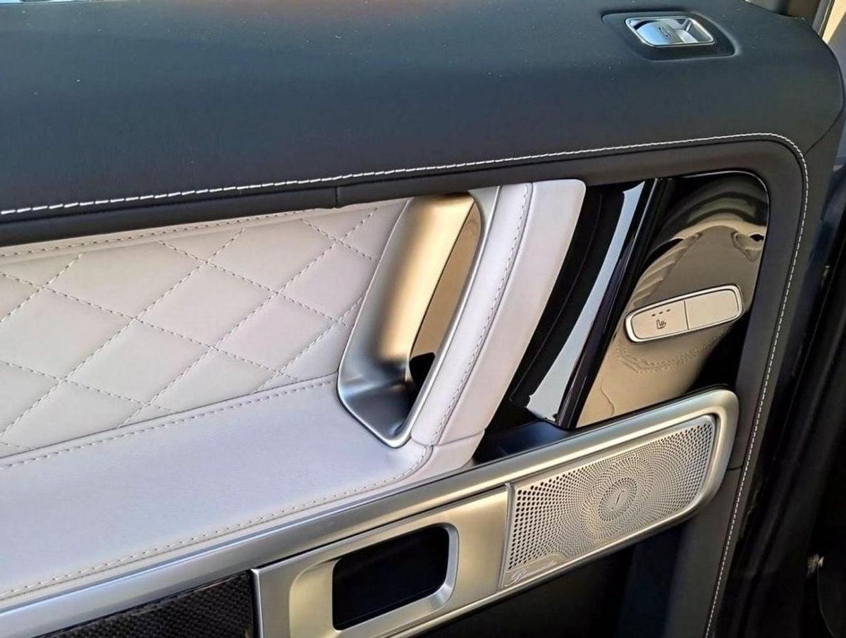 Mercedes-Benz G 63 AMG MERCEDES G 63- GREY INSIDE WHITE-11-11