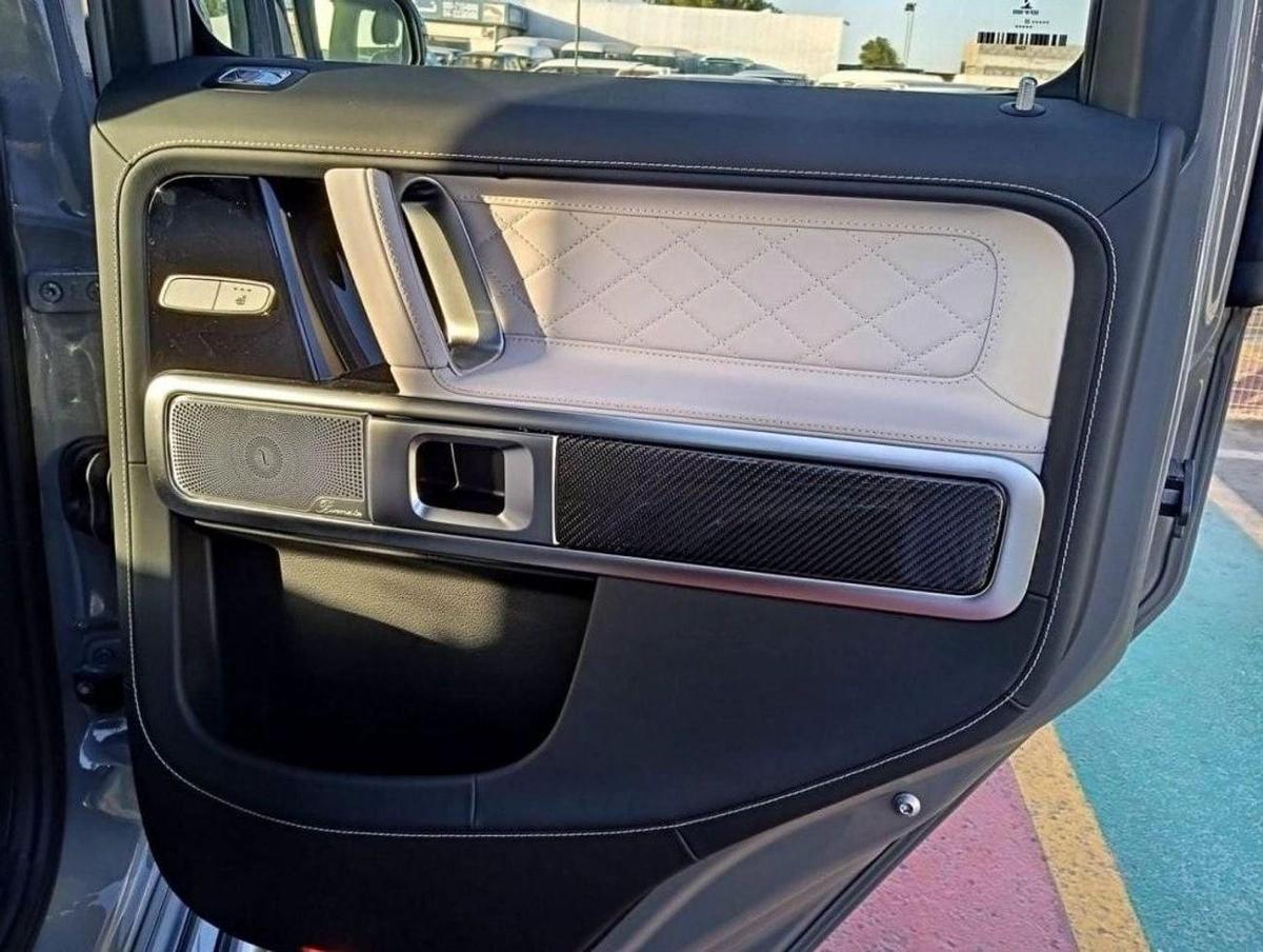 Mercedes-Benz G 63 AMG MERCEDES G 63- GREY INSIDE WHITE-12-12