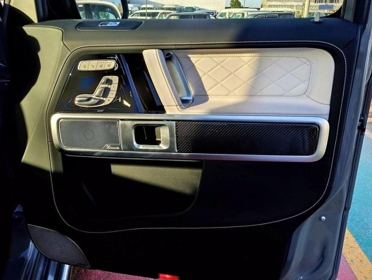 Mercedes-Benz G 63 AMG MERCEDES G 63- GREY INSIDE WHITE-14-14