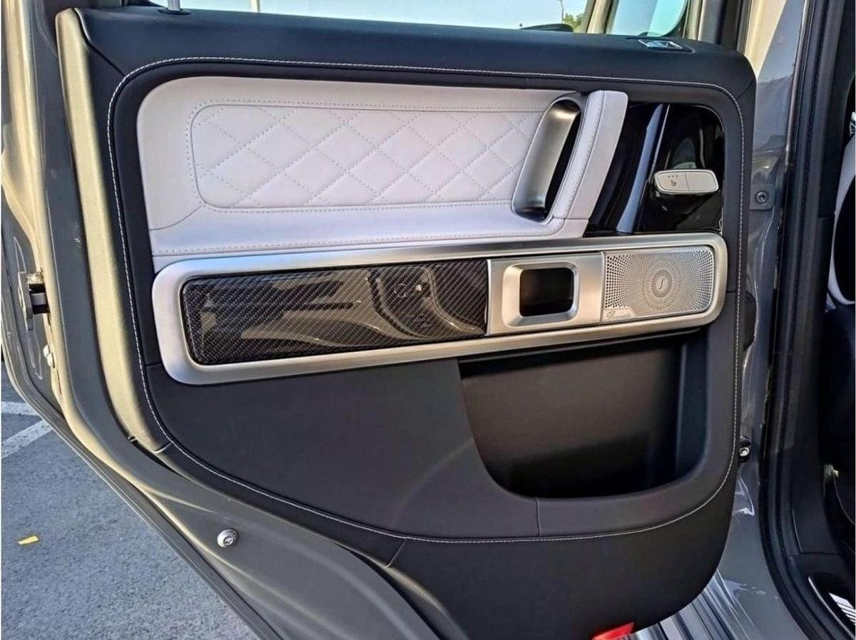 Mercedes-Benz G 63 AMG MERCEDES G 63- GREY INSIDE WHITE-15-15