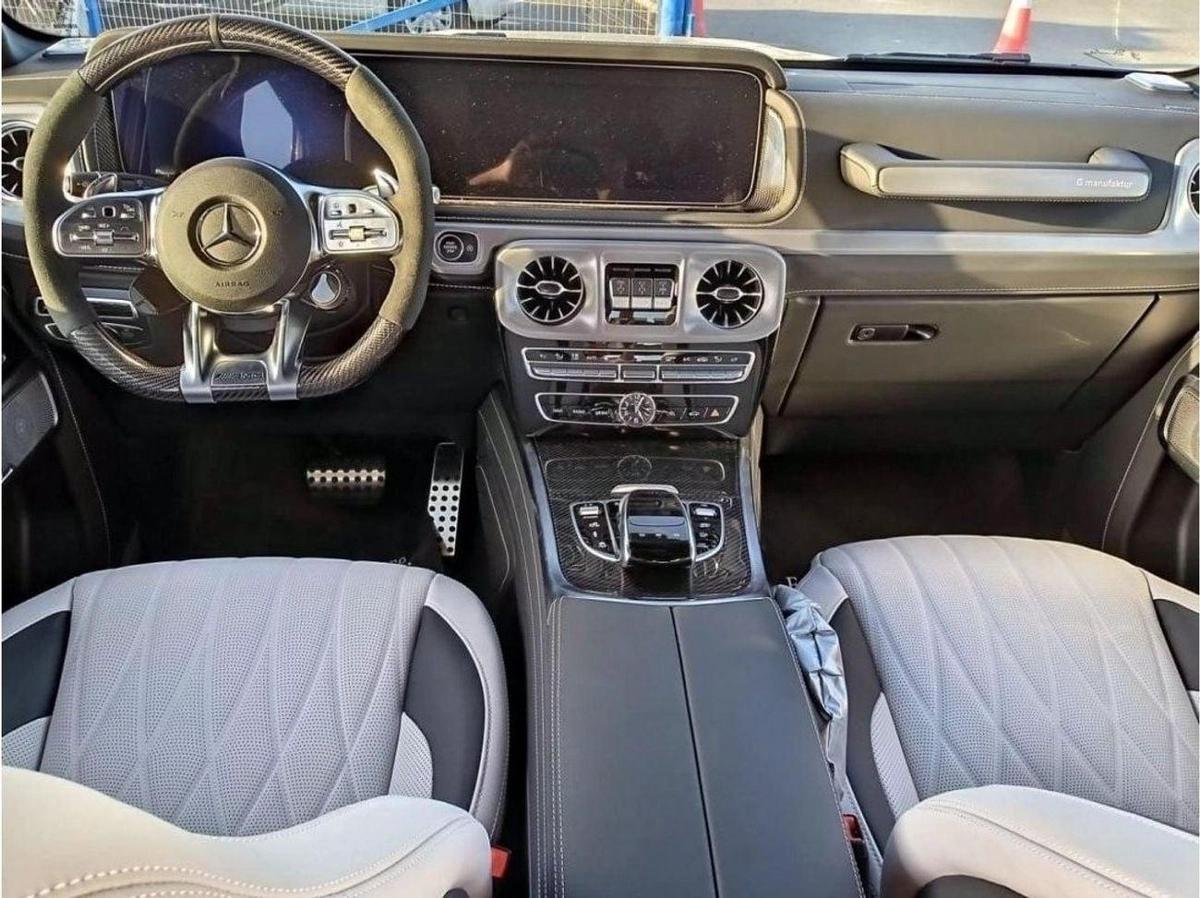 Mercedes-Benz G 63 AMG MERCEDES G 63- GREY INSIDE WHITE-17-17