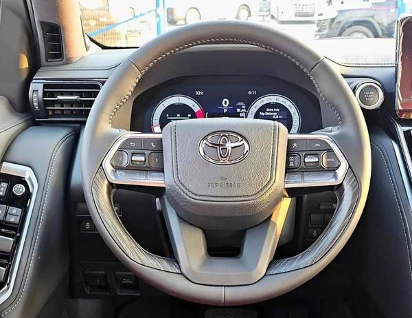 Toyota Land Cruiser VXR 3.3L DIESEL || PWR WITH MEMORY SEATS / HUD , RADAR / JBL SPEAKERS