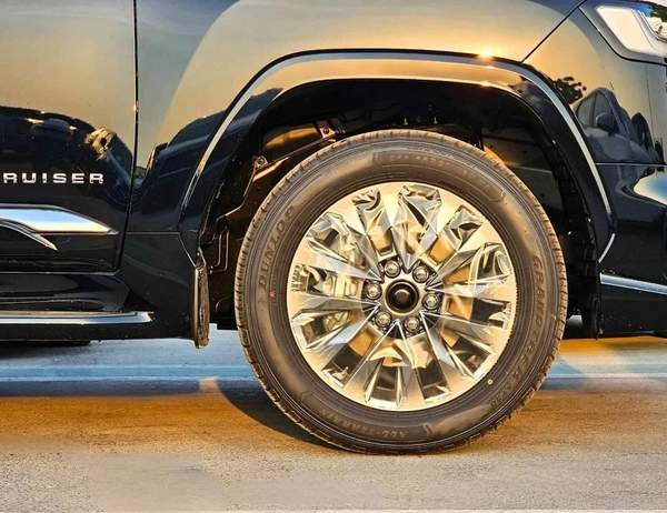 Toyota Land Cruiser VXR 3.3L DIESEL || PWR WITH MEMORY SEATS / HUD , RADAR / JBL SPEAKERS