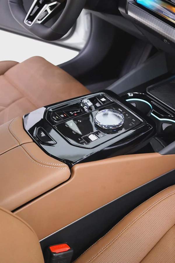 BMW 530i X-DRIVE M PACKAGE - BRAND NEW 2025 FULLY LOADED