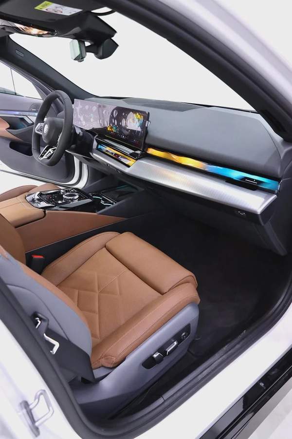 BMW 530i X-DRIVE M PACKAGE - BRAND NEW 2025 FULLY LOADED