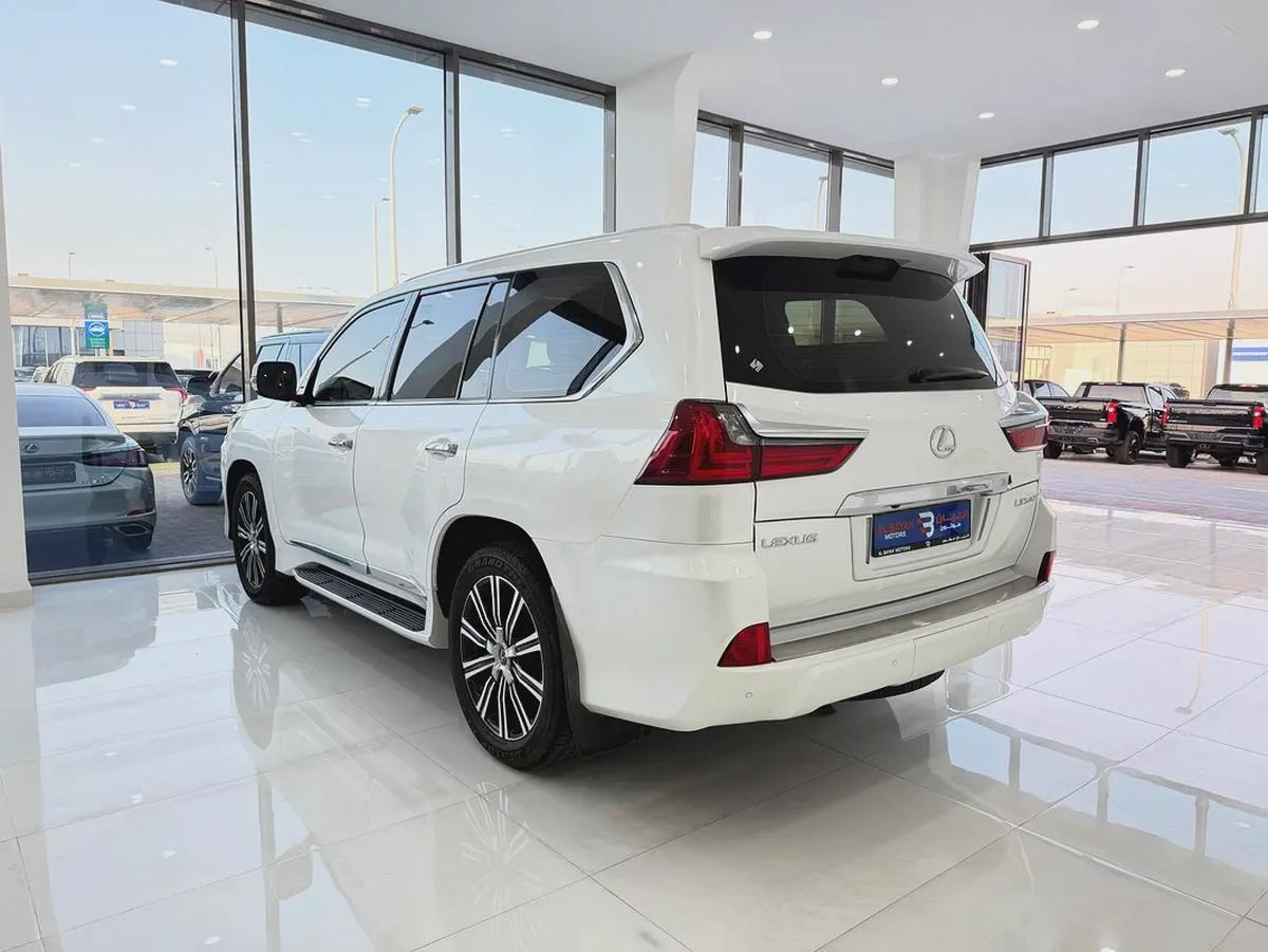 لكزس LX570 بلاتينيوم ابيض / بيج 2020 (الفطيم)-3-3