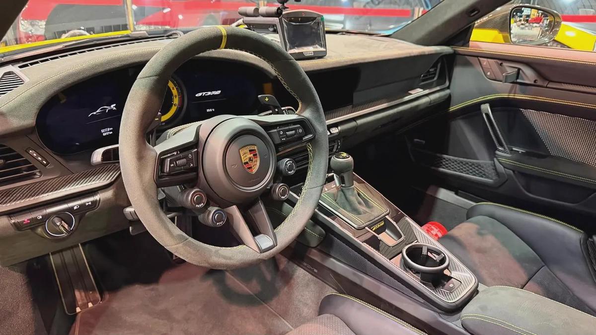 PORSCHE CARRERA /911 GT3 RS, GCC, AL NABODAH WARRANTY, FULL SERVICE HISTORY, FULL CARBON PACKAGE-2-2