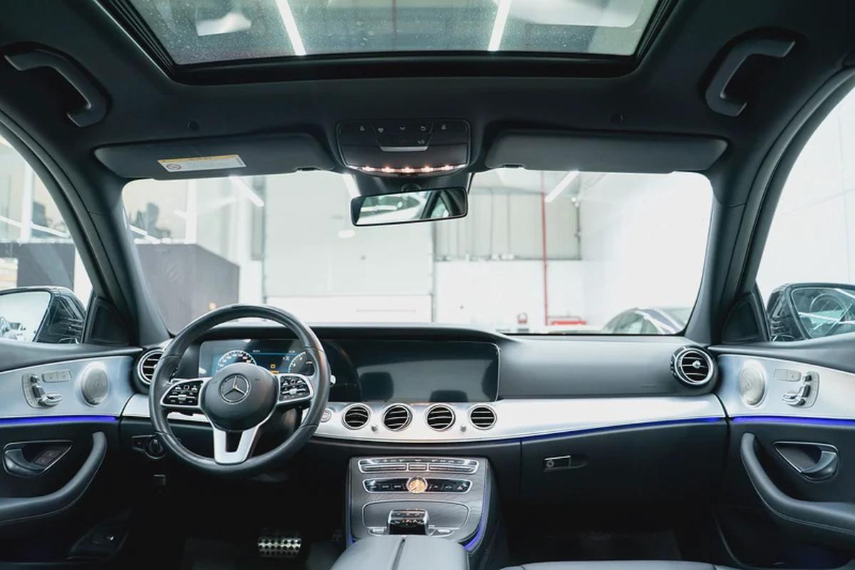 2020 MERCEDES-BENZ E250 IN EXCELLENT CONDITION-10-10