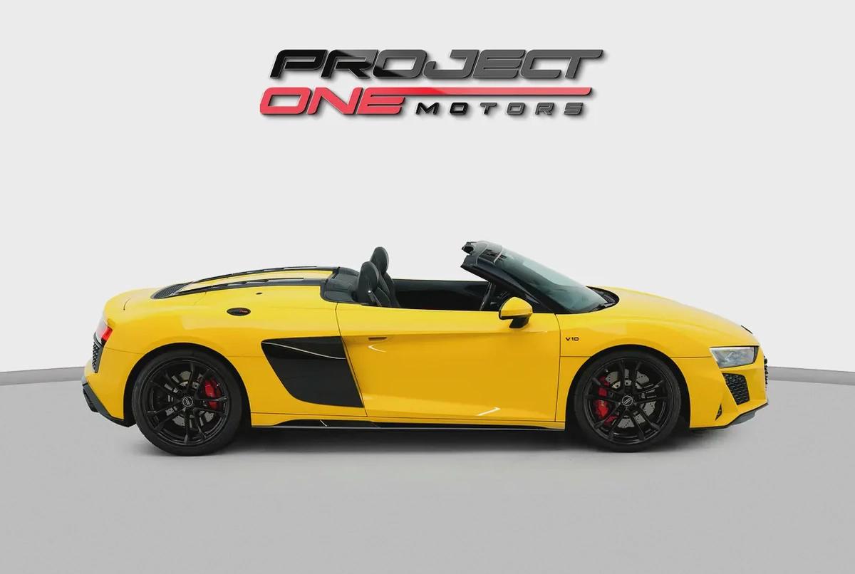 2023 AUDI R8 V10 SPYDER WITH WARRANTY AND SERVICE CONTRACT-3-3