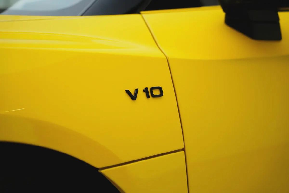 2023 AUDI R8 V10 SPYDER WITH WARRANTY AND SERVICE CONTRACT-17-17