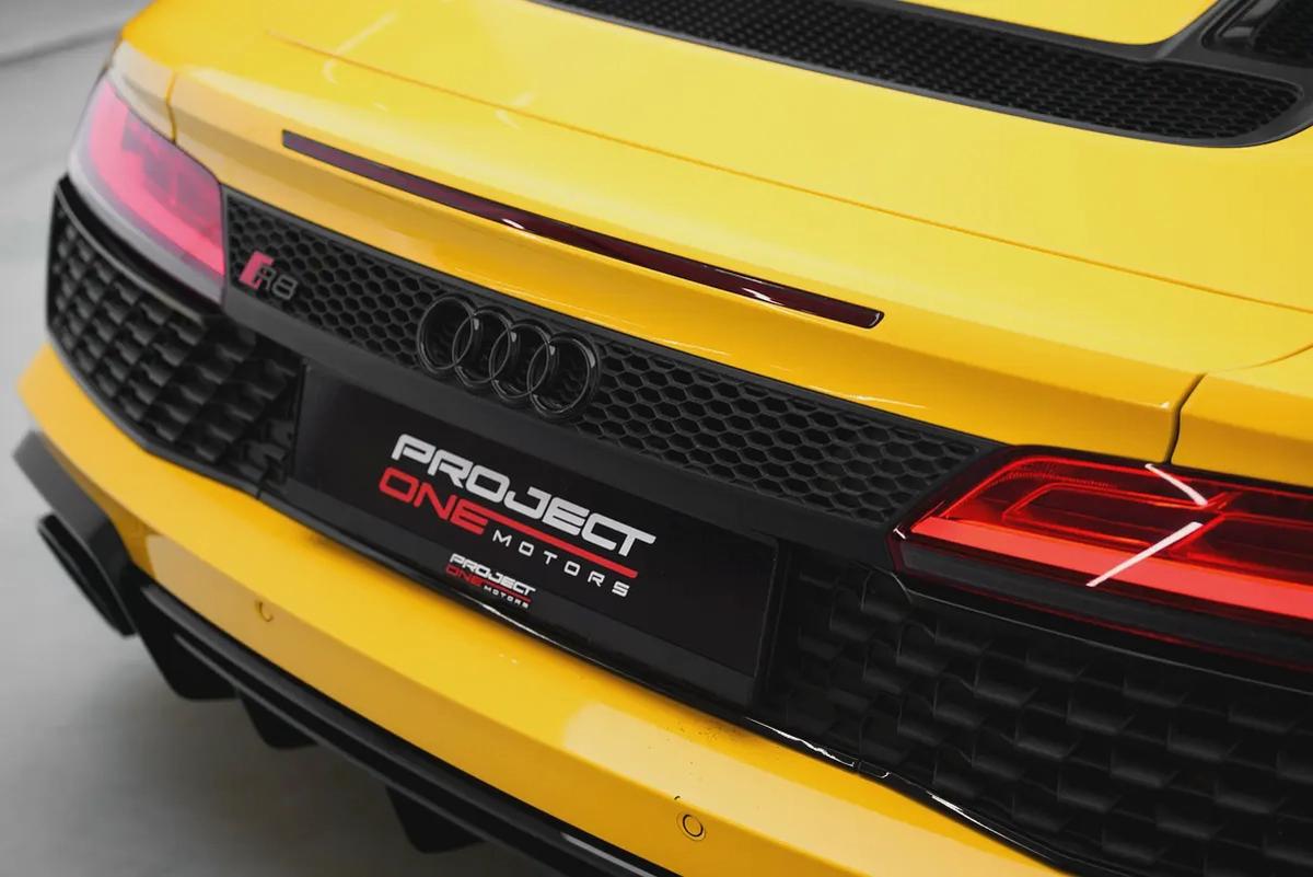 2023 AUDI R8 V10 SPYDER WITH WARRANTY AND SERVICE CONTRACT-18-18