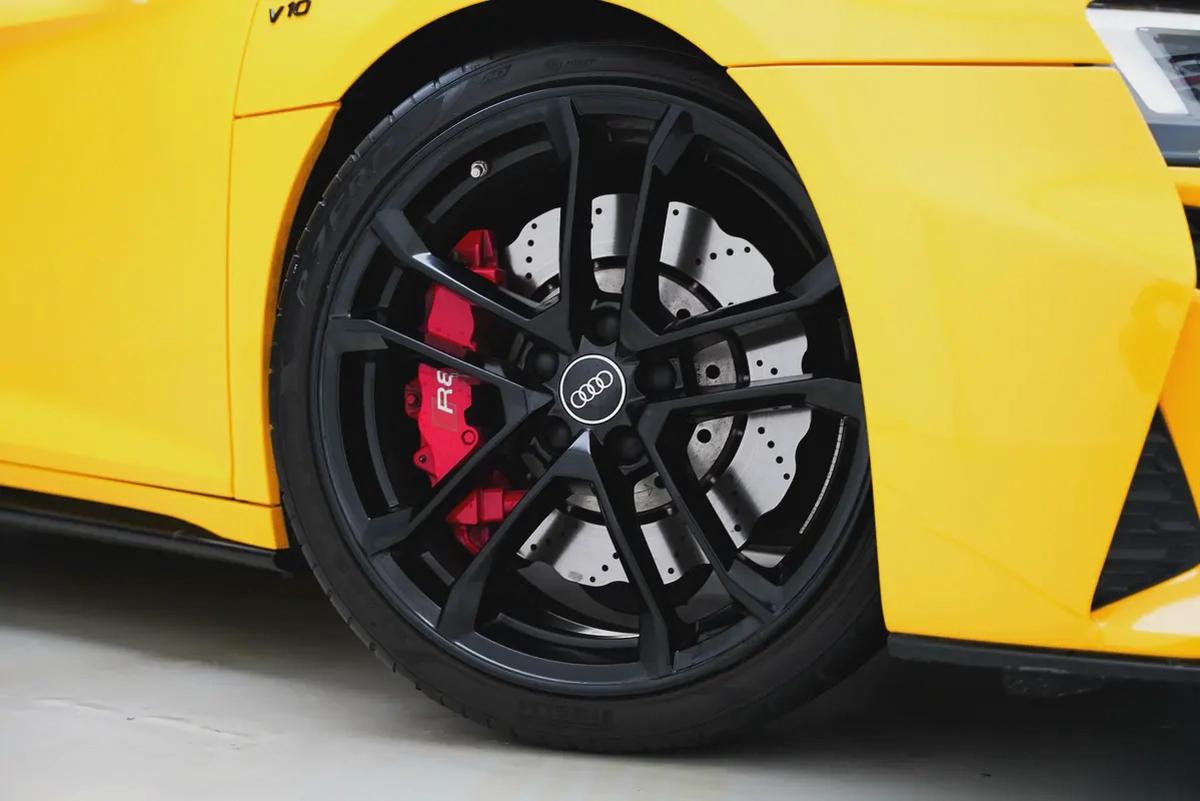 2023 AUDI R8 V10 SPYDER WITH WARRANTY AND SERVICE CONTRACT-19-19