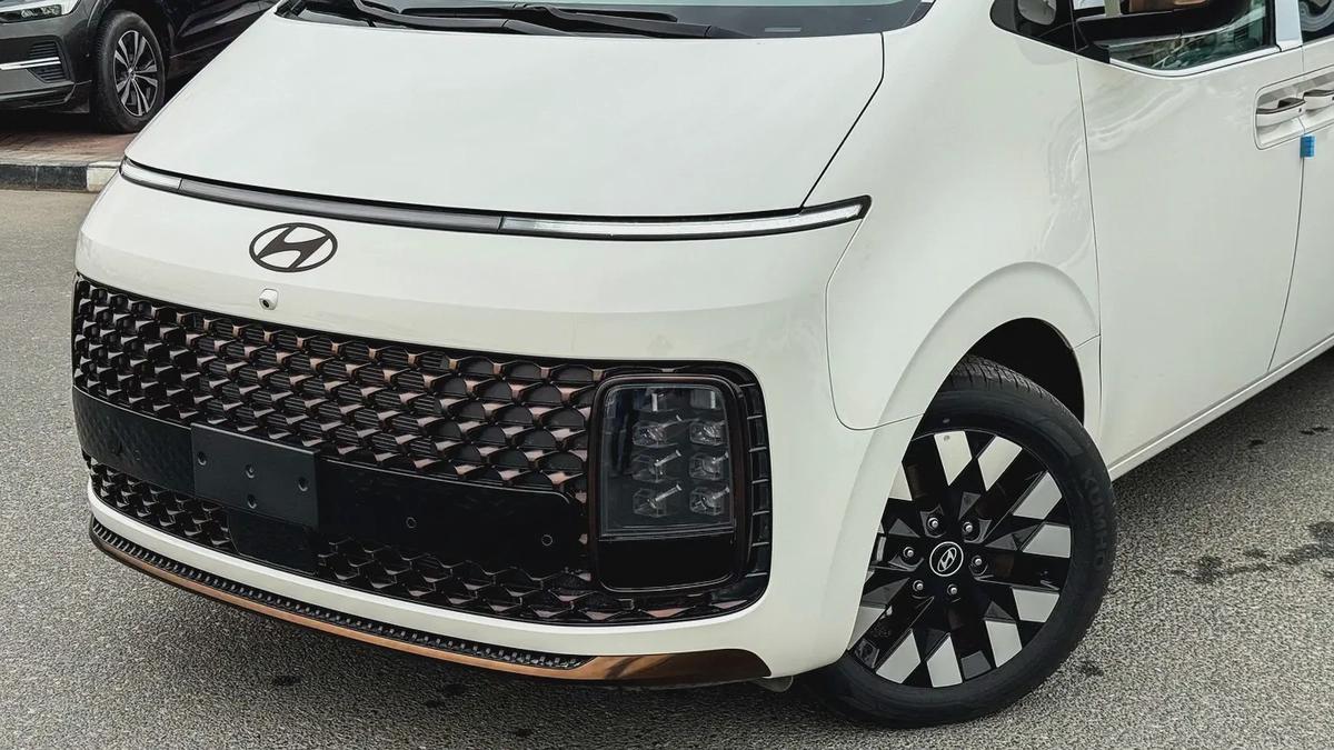 Hyundai Staria Premium 3.5L V6 GCC Brand New 2026-1-1