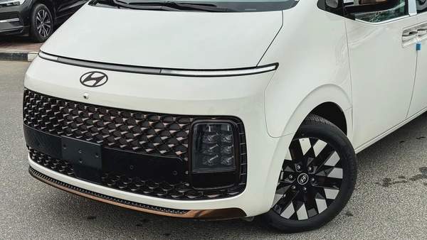 Hyundai Staria Premium 3.5L V6 GCC Brand New 2026