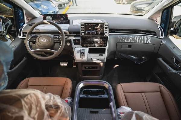 Hyundai Staria Premium 3.5L V6 GCC Brand New 2026