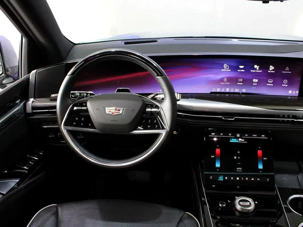 2025 - Cadillac Escalade Sport Platinum V8 with warranty-19-19