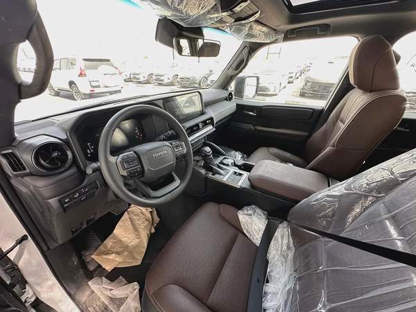 Toyota prado all rounder SE 2.4 petrol