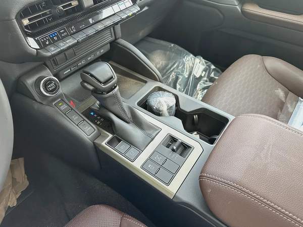 Toyota prado all rounder SE 2.4 petrol