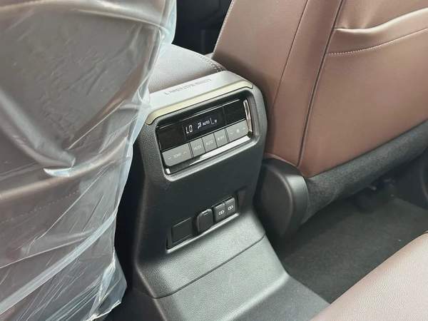 Toyota prado all rounder SE 2.4 petrol