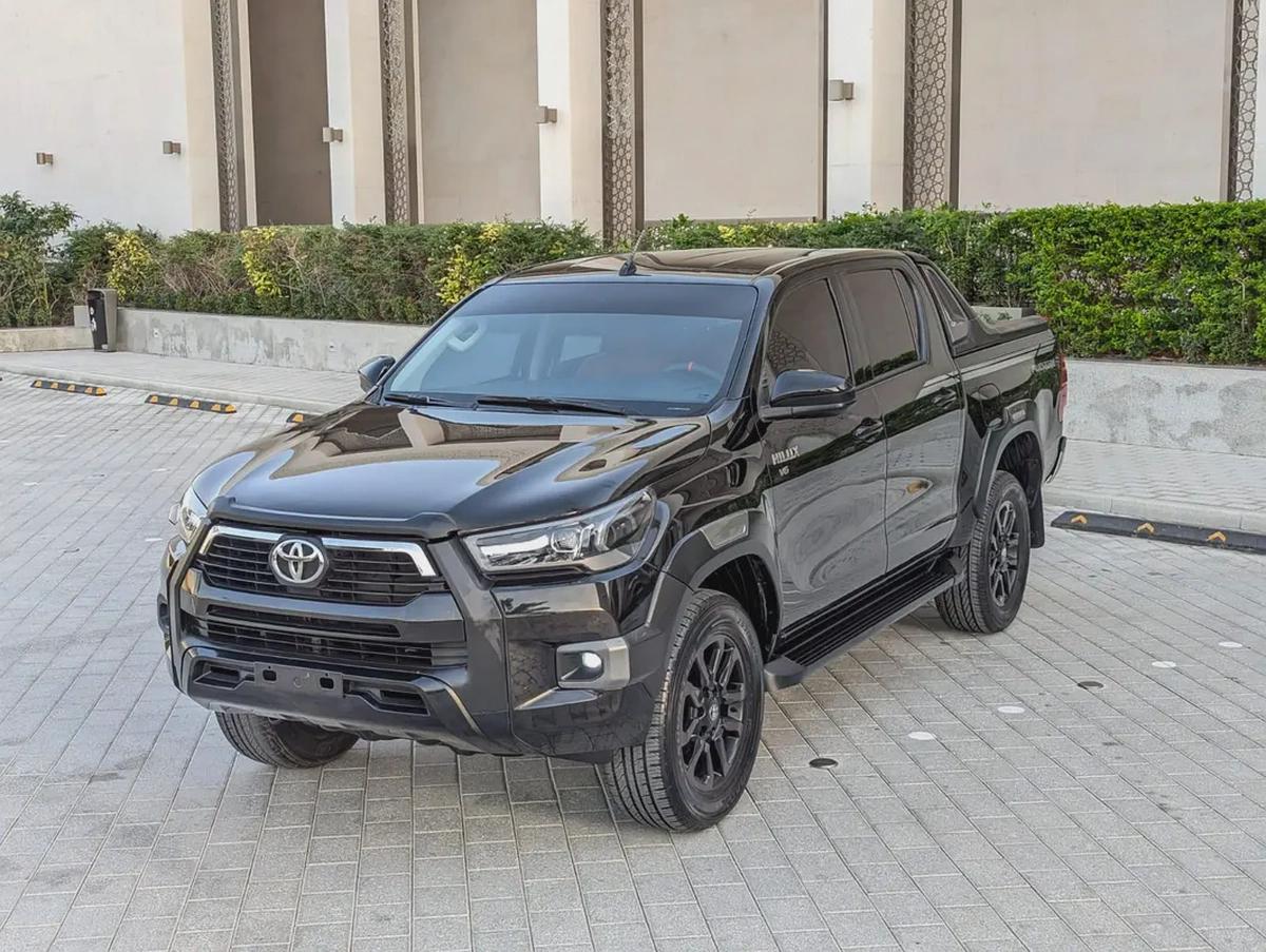 TOYOTA HILUX 2017 FACELIFTED 2025 ADVENTURE GCC V4 2.7L 4X4 IIN EXCELLENT CONDITION-1-1