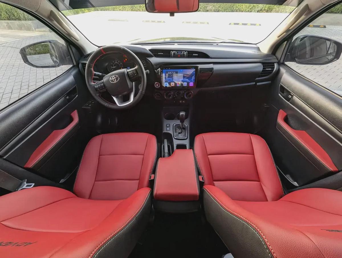 TOYOTA HILUX 2017 FACELIFTED 2025 ADVENTURE GCC V4 2.7L 4X4 IIN EXCELLENT CONDITION-2-2