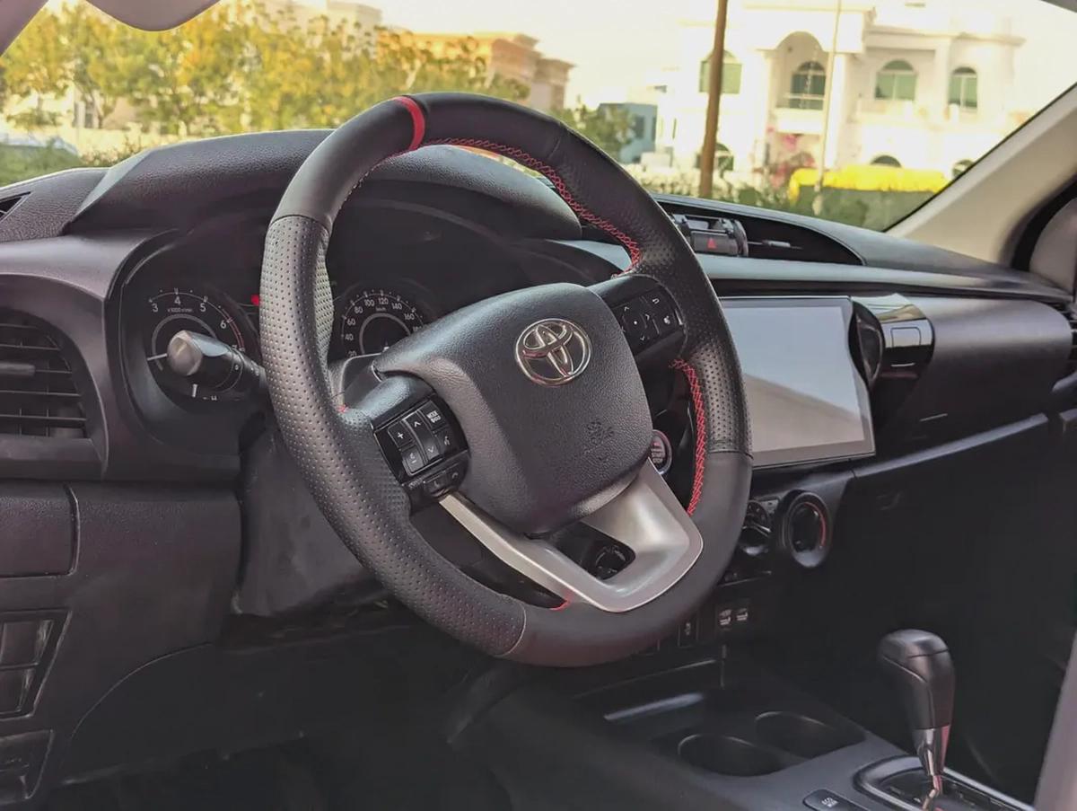 TOYOTA HILUX 2017 FACELIFTED 2025 ADVENTURE GCC V4 2.7L 4X4 IIN EXCELLENT CONDITION-9-9