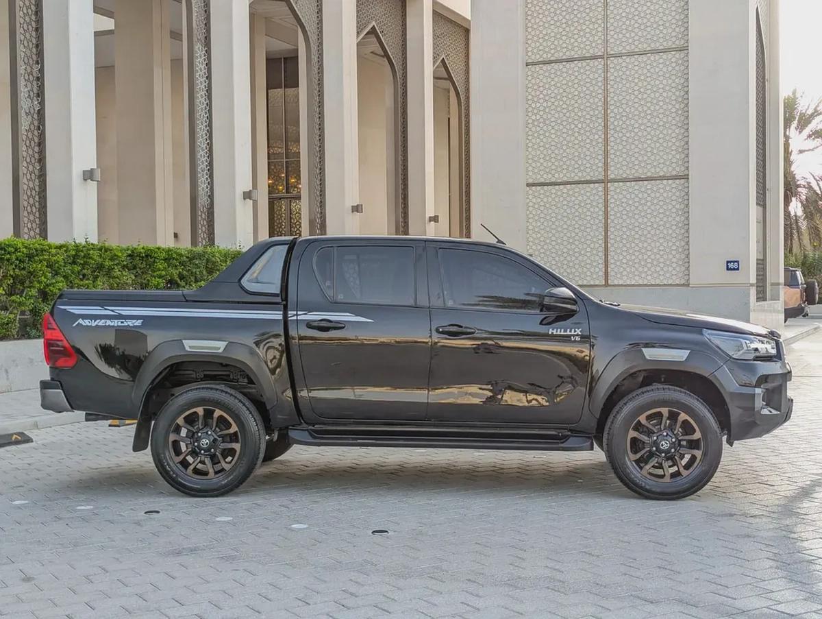 TOYOTA HILUX 2017 FACELIFTED 2025 ADVENTURE GCC V4 2.7L 4X4 IIN EXCELLENT CONDITION-14-14