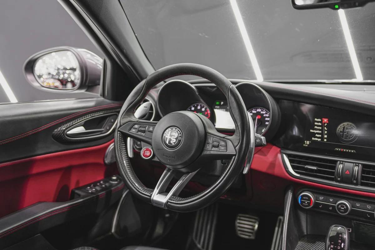 Alfa Romeo Giulia Quadrifoglio-7-7