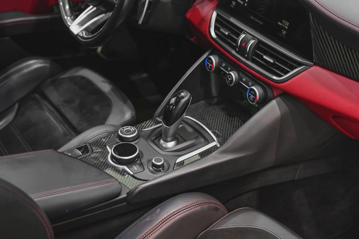 Alfa Romeo Giulia Quadrifoglio-1-1