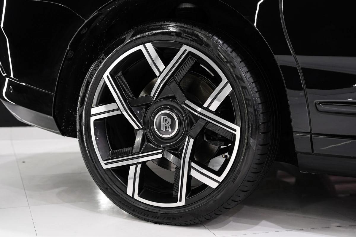 Rolls-Royce Cullinan Black Badge Series II-2-2