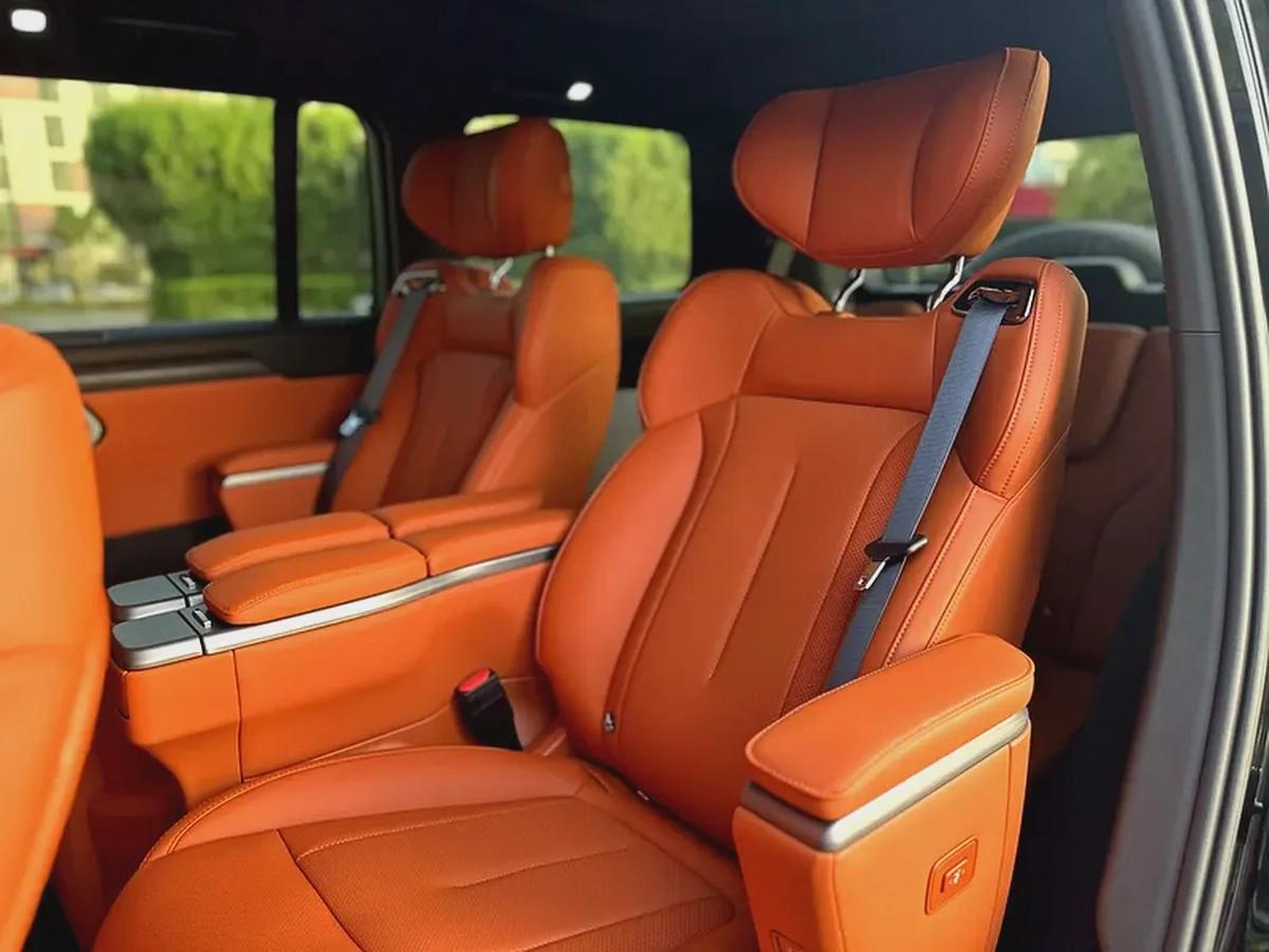 ROX 01 VIP / 2026 / HYBRID / Long-Range / New 6 seats-11-11