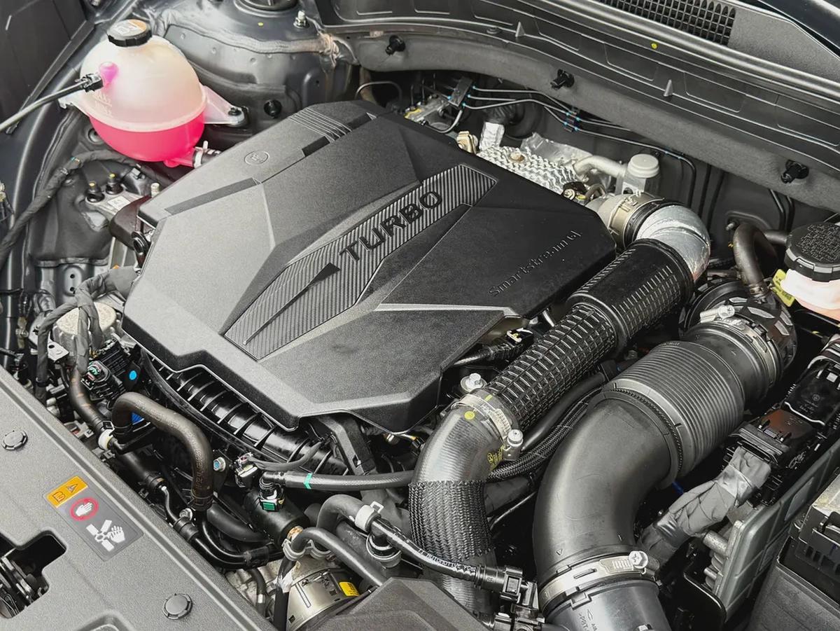 HYUNDAI - SANTA FE - CALLIGRAPHY - 2023 - V4 - 2,5L - BY TURBO - AMERICAN SPECS VERY GOOD CONDITION-18-18