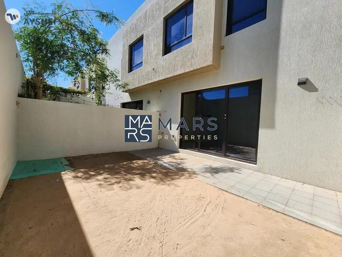 Spacious 3 bedrooms in single row available for rent in nasma residence for 100,000 AED yearly-11-11