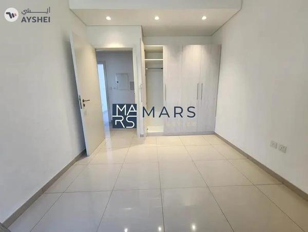 Spacious 3 bedrooms in single row available for rent in nasma residence for 100,000 AED yearly