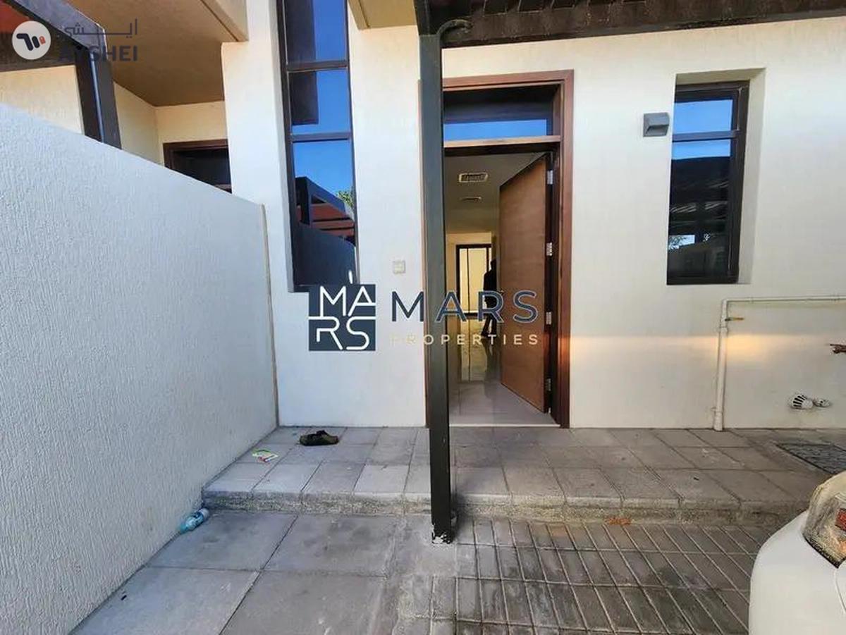 Spacious 3 bedrooms in single row available for rent in nasma residence for 100,000 AED yearly-2-2