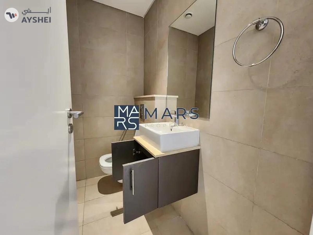 Spacious 3 bedrooms in single row available for rent in nasma residence for 100,000 AED yearly-7-7