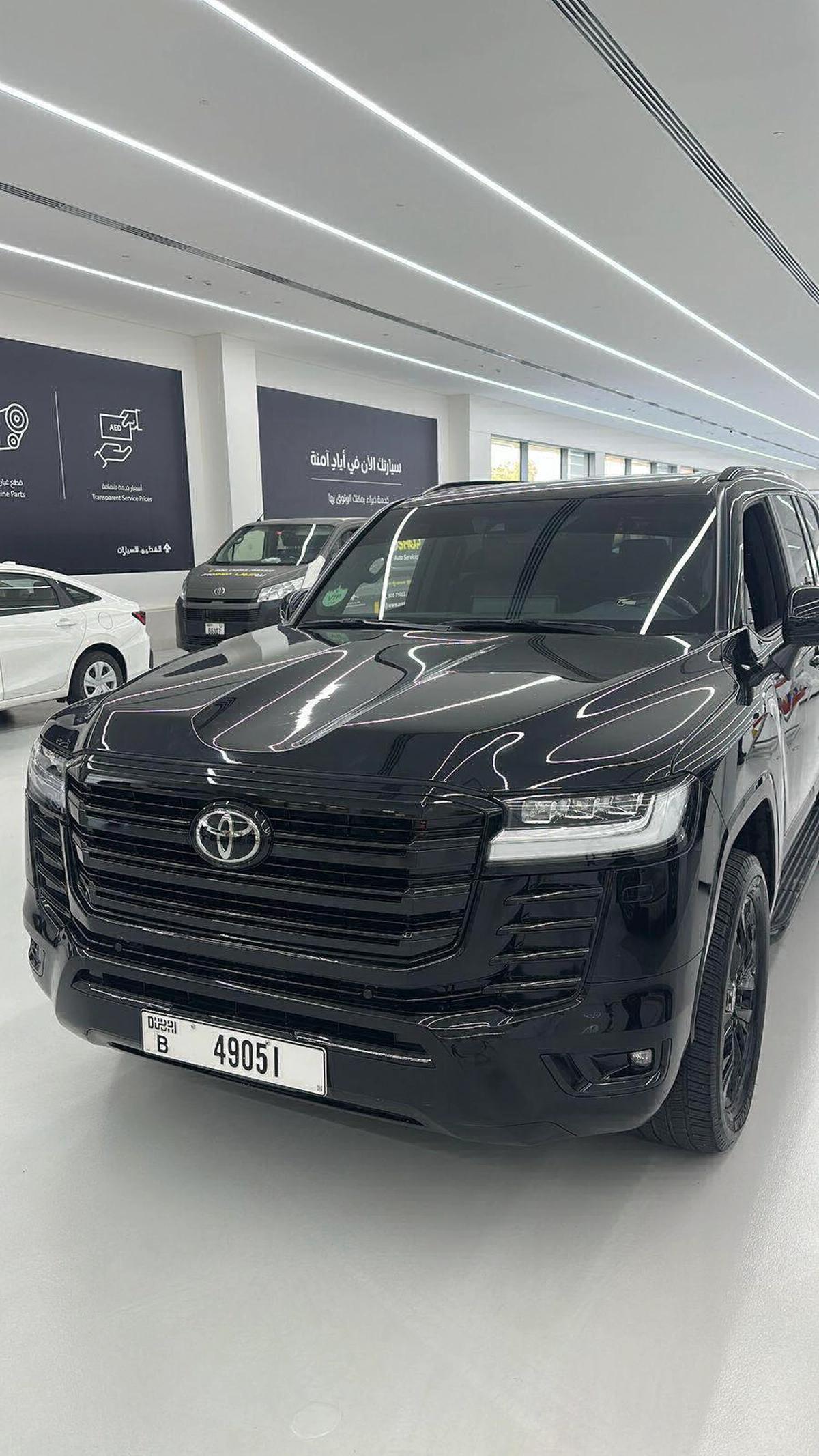 Land Cruiser Black Edition-0-0