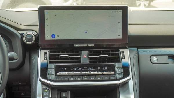 Toyota Land Cruiser VXR TWIN TURBO 3.5L HYBRID
